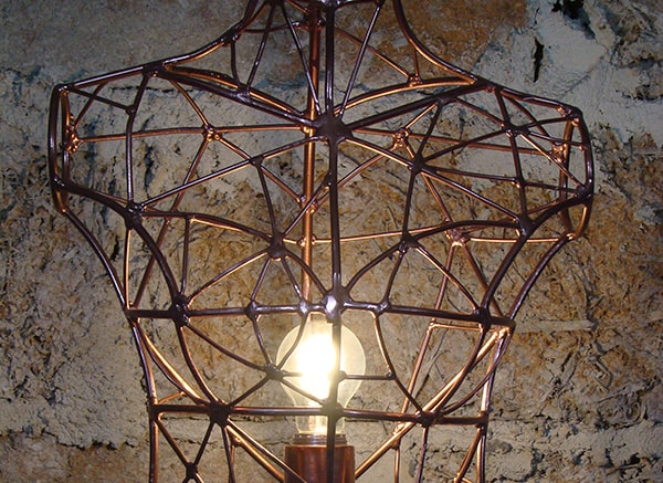 Manekin – lampa podłogowa